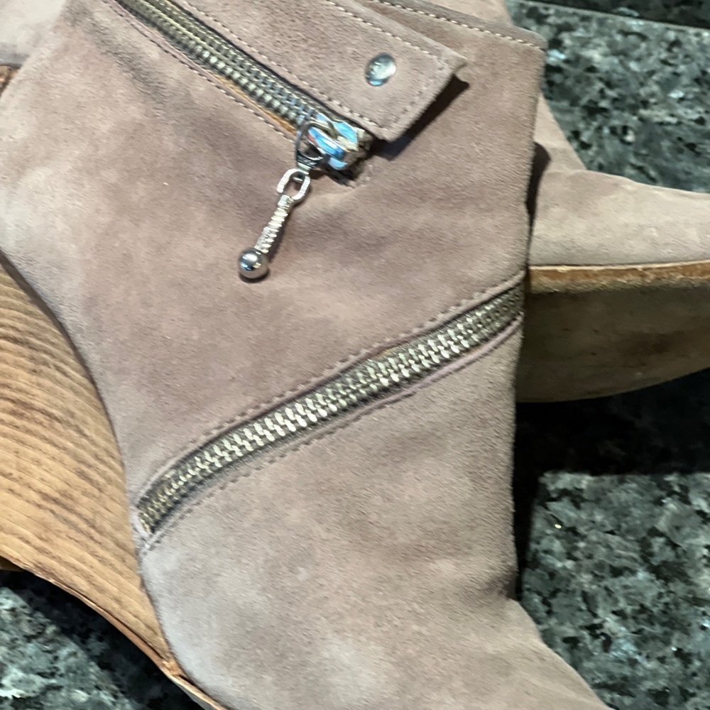 Belle by Sigerson Morrison suede booties sz 9 - Picture 4 of 7